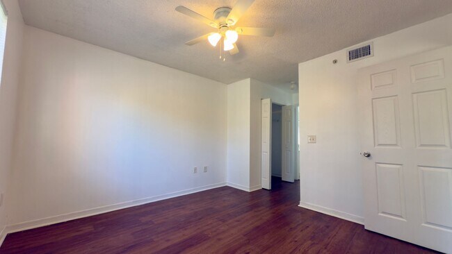 Foto del edificio - 2/2 First Floor with Garage + Lake View – Grand Isles