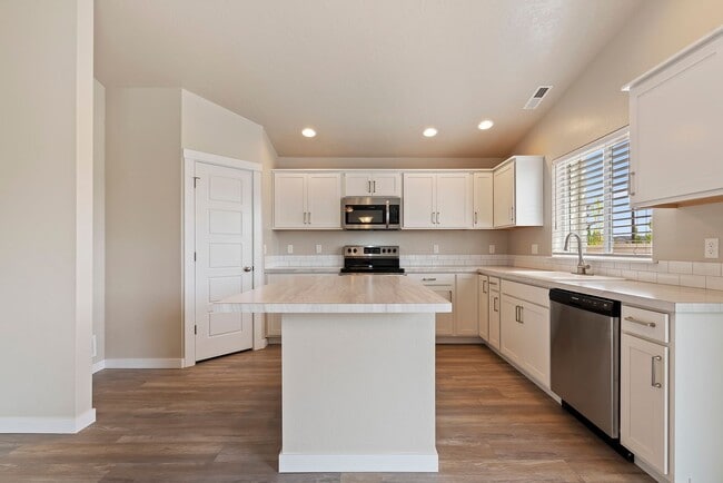 Foto del edificio - Available Now! 4b/2b Meridian Home