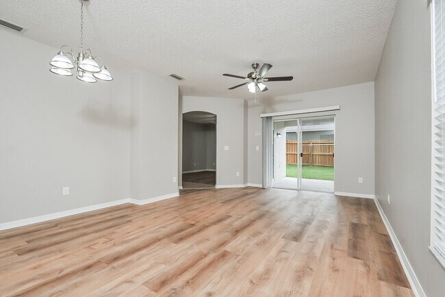 Foto del edificio - 6917 Summer Harbor Ln