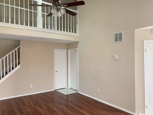 Foto del edificio - 5922 Cinnamon Creek Cir