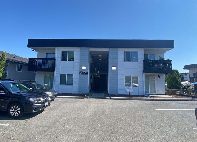 Centrally Located Ground floor Remodeled 1...