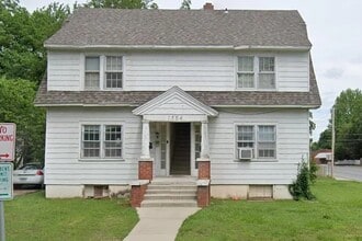 Building Photo - 1504 N Summit Ave