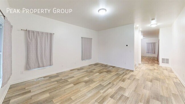 Building Photo - 417 E 18th Ave