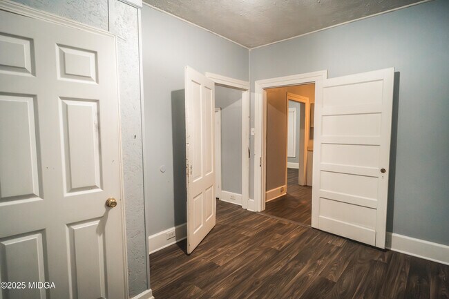 Building Photo - 3440 Brookdale Ave