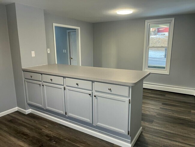 Foto del edificio - 349 E 5th St