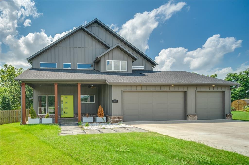 Foto principal - 612 S 58th Ct