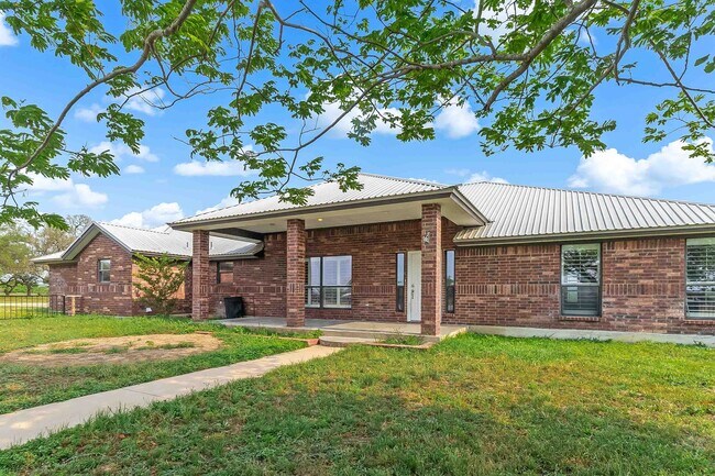 Foto del edificio - 8321 Co Rd 200