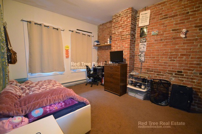 Building Photo - 71 Pontiac St