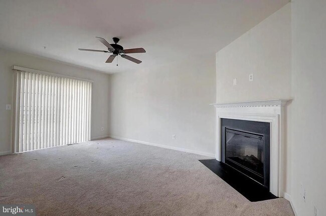 Building Photo - 42541 Highgate Terrace