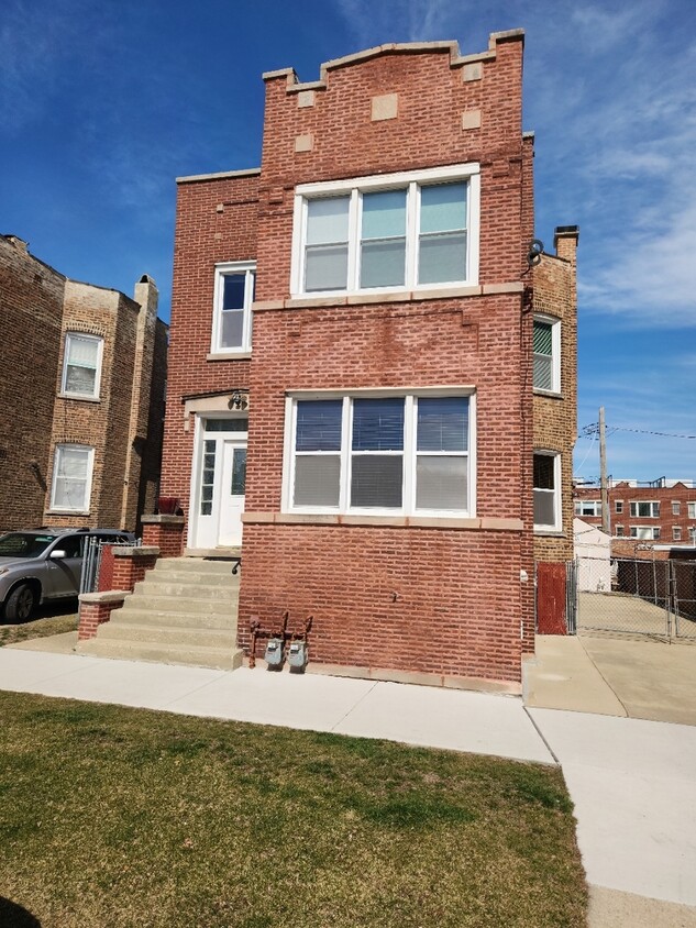 Foto principal - 1812 W Hood Ave