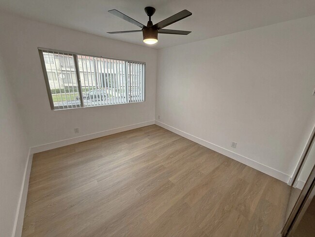 Foto del edificio - 11070 Rose Ave