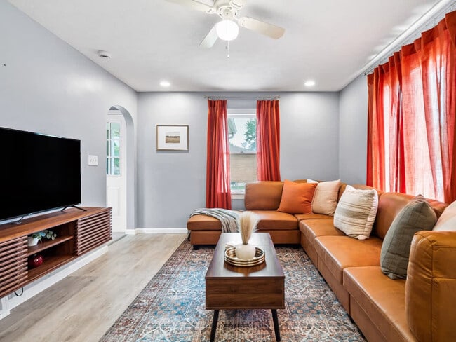 Foto del edificio - 1906 N Leavitt Rd