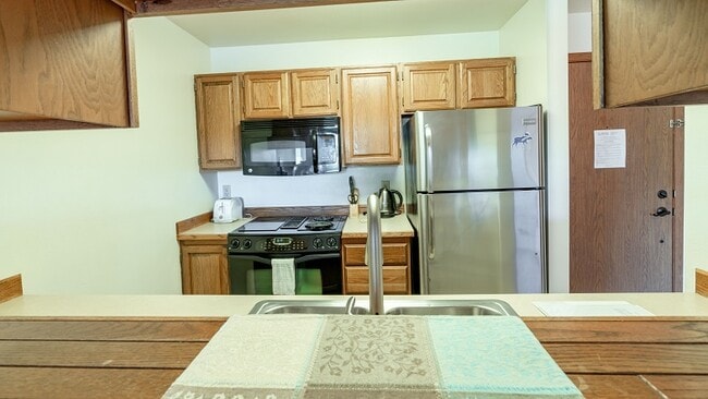 Building Photo - 1170 Denali St