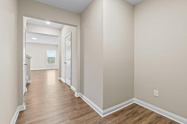 Foto del edificio - 905 Camden Ct