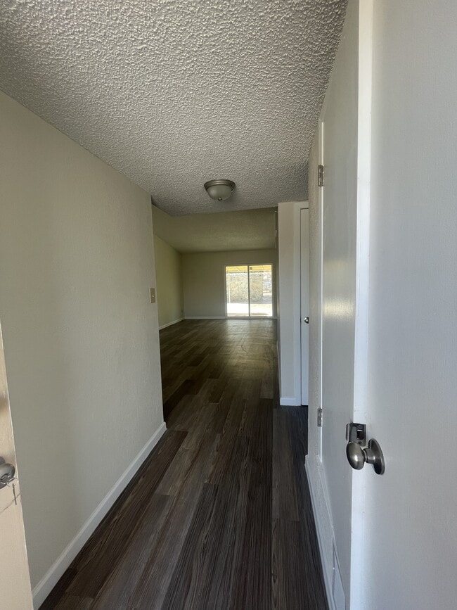 Building Photo - 864 Barandal Dr