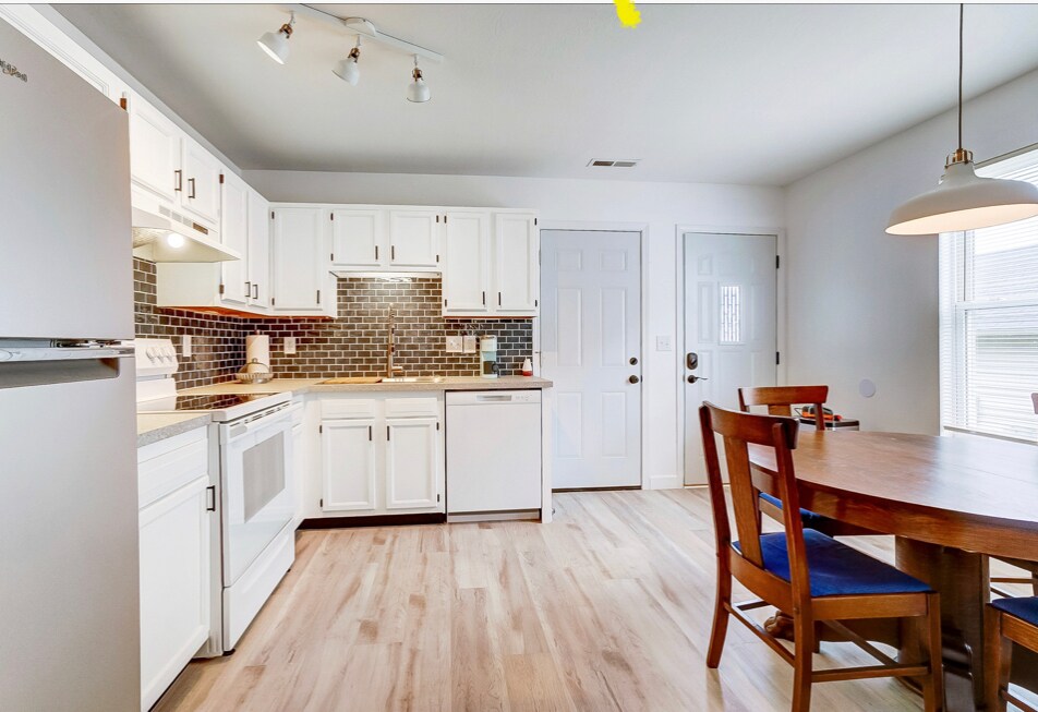 212 Rhea Ave, Hamilton, OH 45013 Townhome Rentals in Hamilton OH