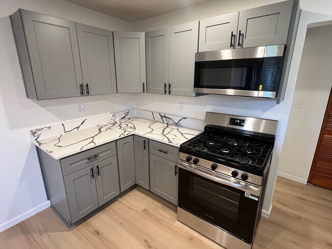 Building Photo - Cozy Home - Lawrenceville