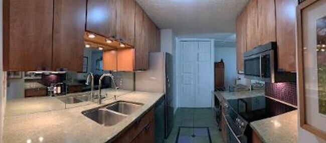 Kitchen - 71 E Division St