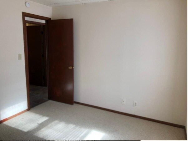 Building Photo - 1802 Chandler Rd W