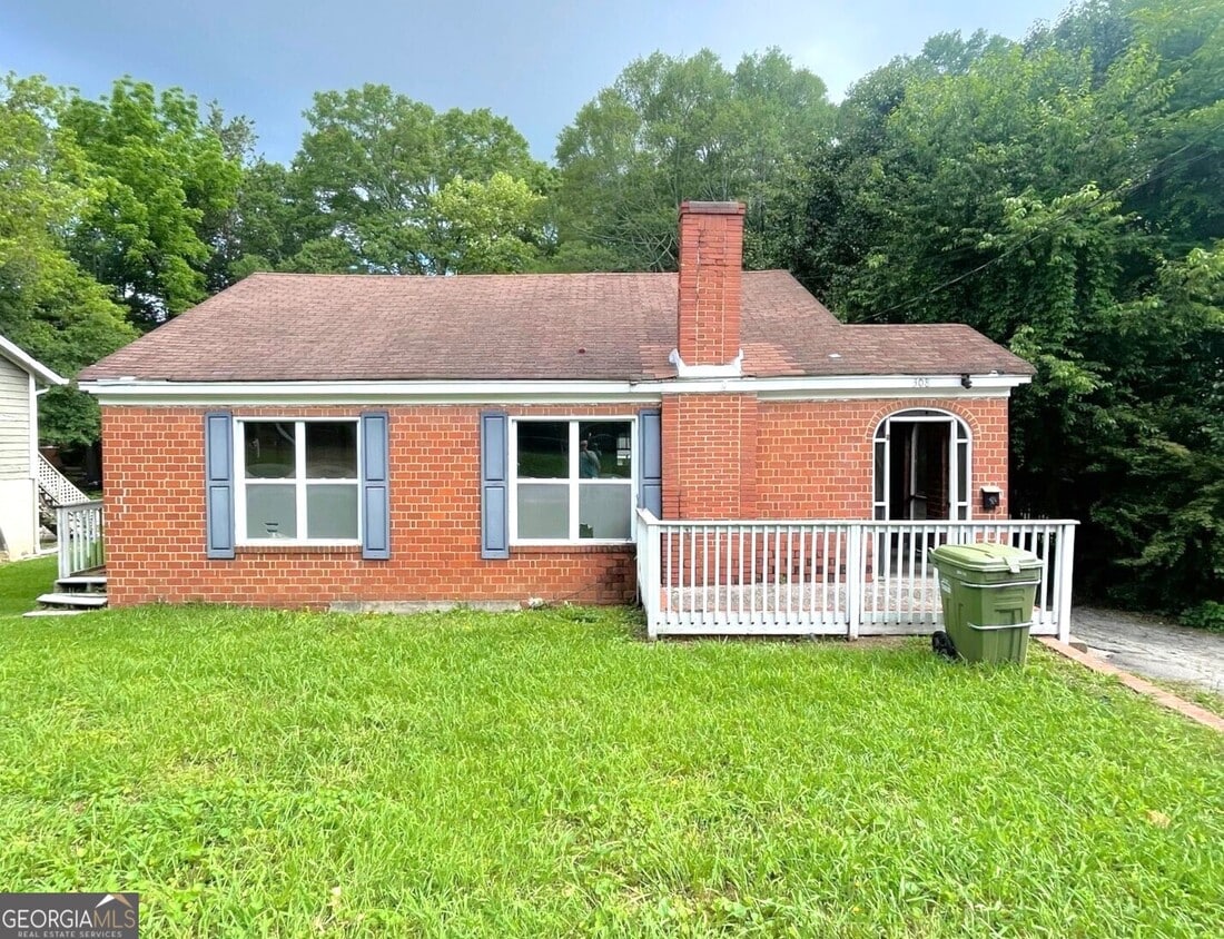 Primary Photo - 308 Austin Ave