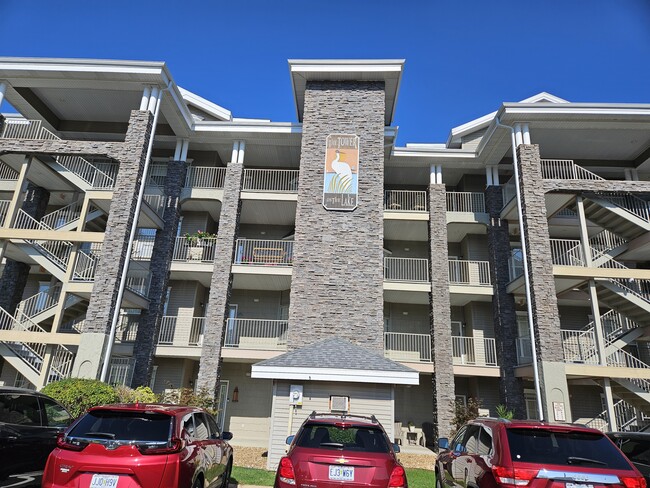 Towers Condominiums - 680 Emerald Pointe Dr