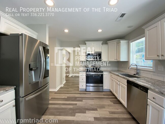 Foto del edificio - 404 E Sixteenth St-