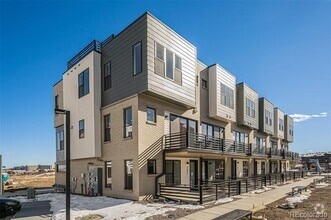 Building Photo - 2643 Nicholas Wy