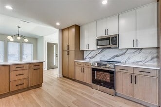 Building Photo - 200 Trellis Pl