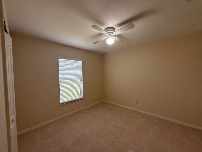 Building Photo - 3 bedroom 2 bathroom Single Family Home