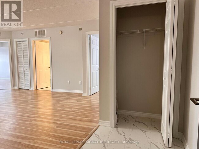 Photo du bâtiment - 1491 Maple Ave