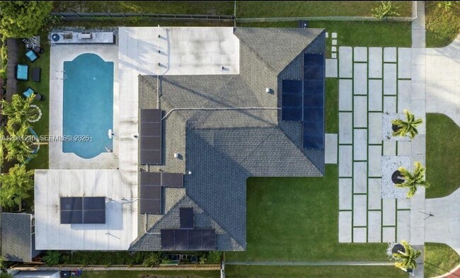 Foto del edificio - 16100 NE 9th Ct