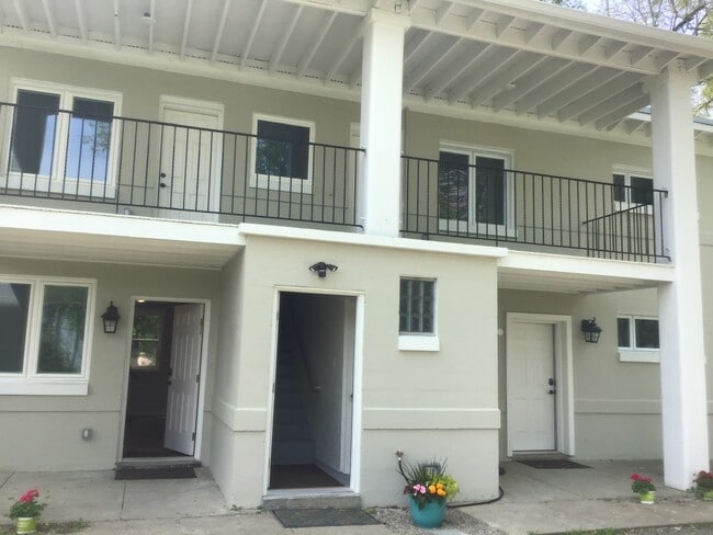 Building Photo - 4811 Stafford St
