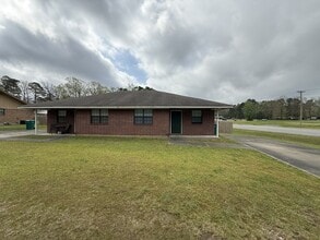 Building Photo - 100 A Ruth Cove