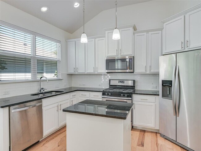 Foto del edificio - 7206 Lysander Ct