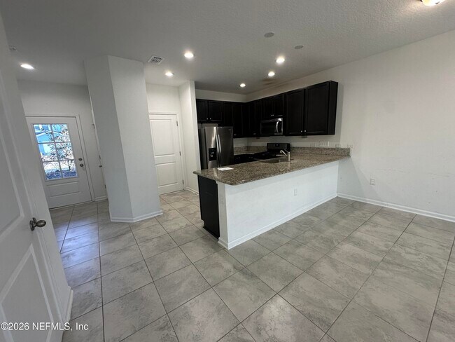 Foto del edificio - 136 Pinebury Ln