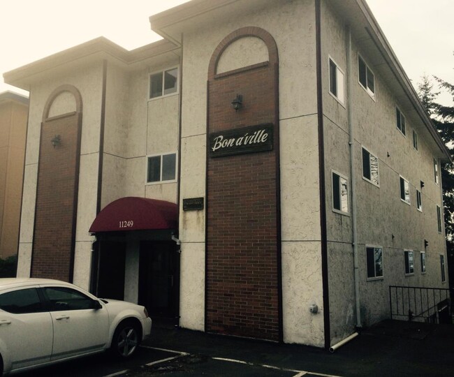 Building Photo - Bon A Ville Apartments - 1 bedroom