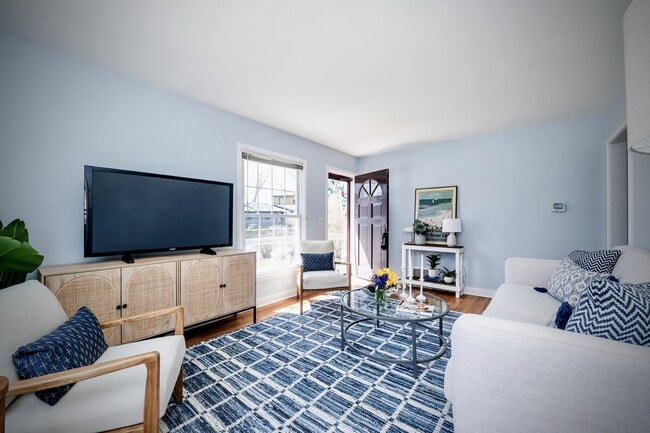 Foto del edificio - 511 Donna Dr