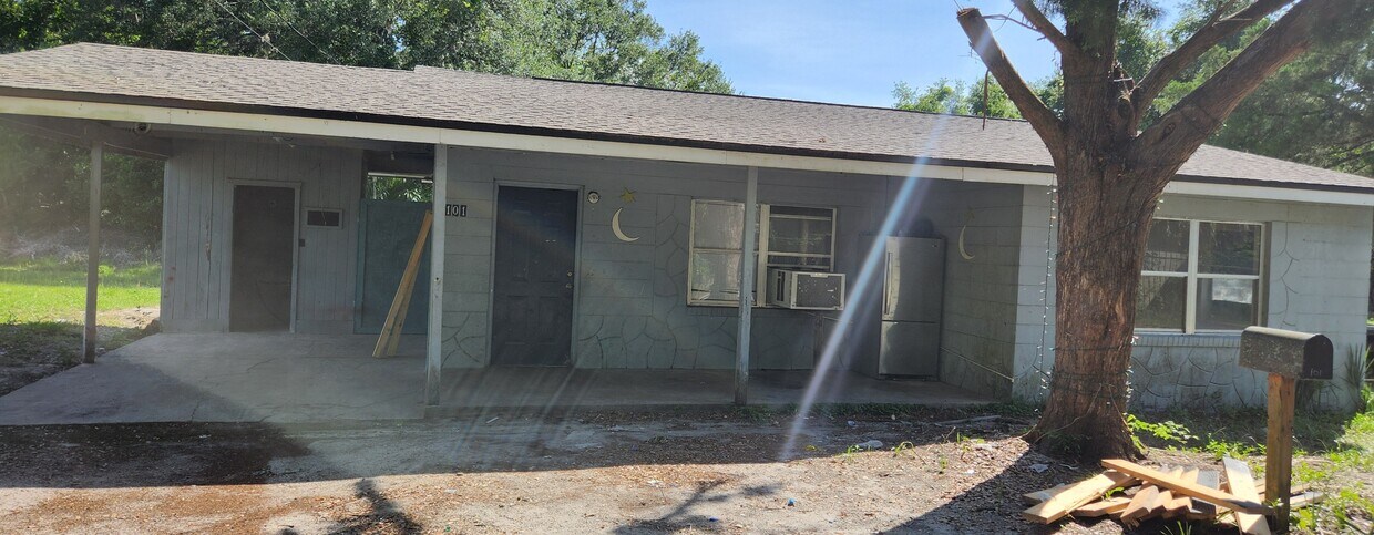 Building Photo - Stockade 3