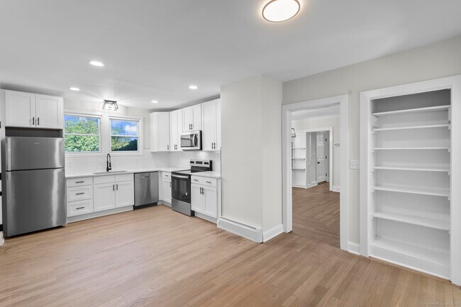 Building Photo - 1070 Whitney Ave