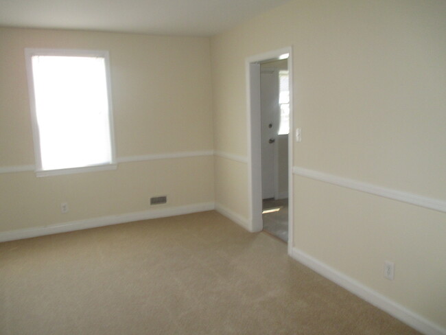 Foto del edificio - 3BR/2BA End of Group Townhouse Near Morgan...