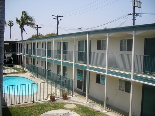 Building Photo - Faircrest Apartments