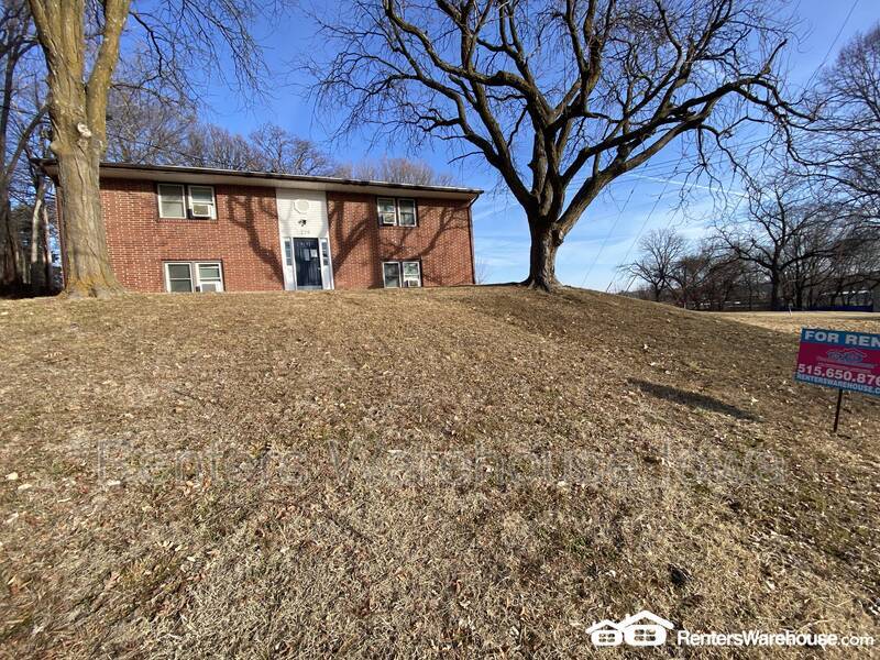 229 College St, Des Moines, IA 50314 House Rental in Des Moines, IA