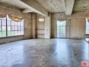 Building Photo - 1855 Industrial St