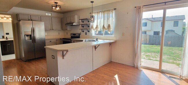 Building Photo - 4 br, 3.5 bath House - 3241 Viero Dr