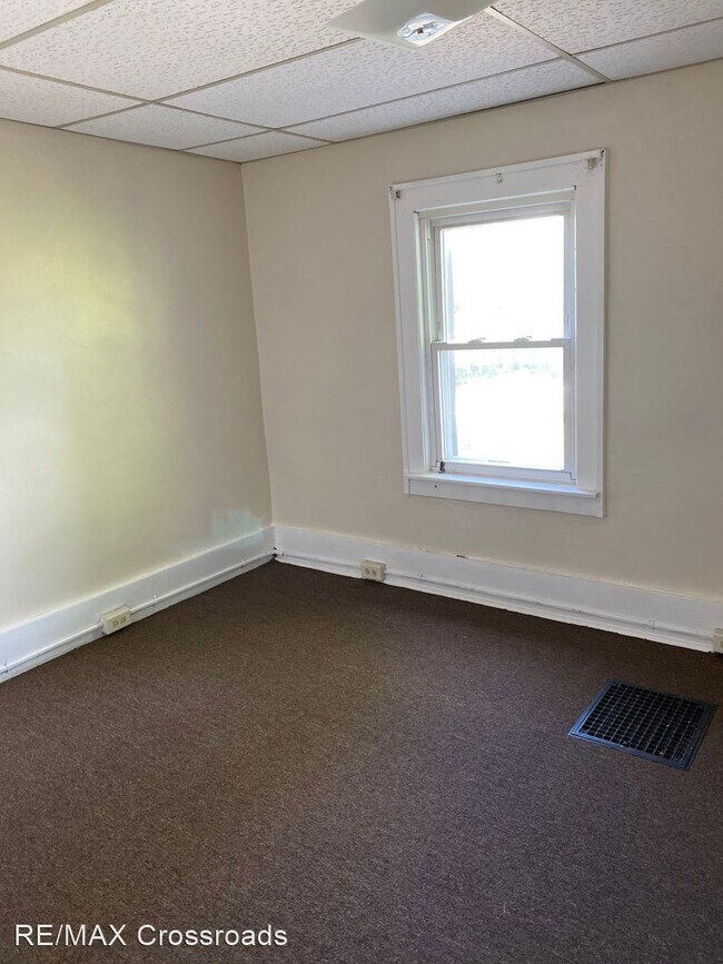 Building Photo - 3 br, 1 bath House - 710 Florence Ave