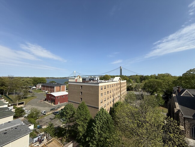 Building Photo - 6 New Ln