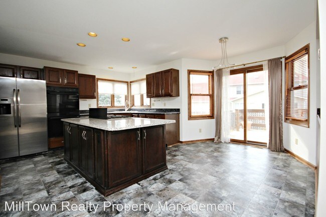 Building Photo - 3614 Deer Springs Dr