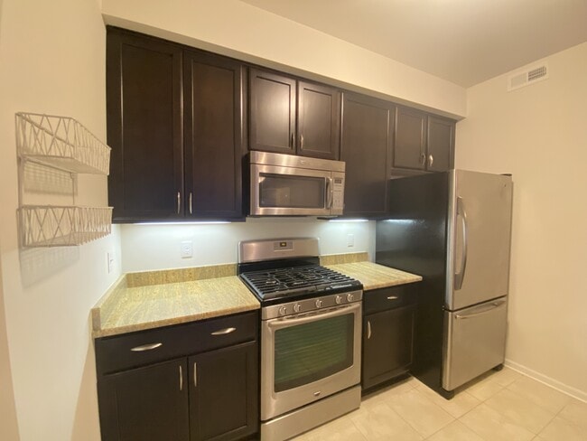 Foto del edificio - 958 W Summerfield Gln Cir