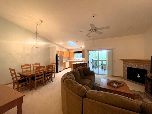 Foto del edificio - Furnished Second Floor Condo - Williams Bay