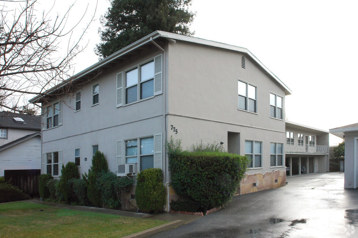 Primary Photo - 775 S Shoreline Blvd